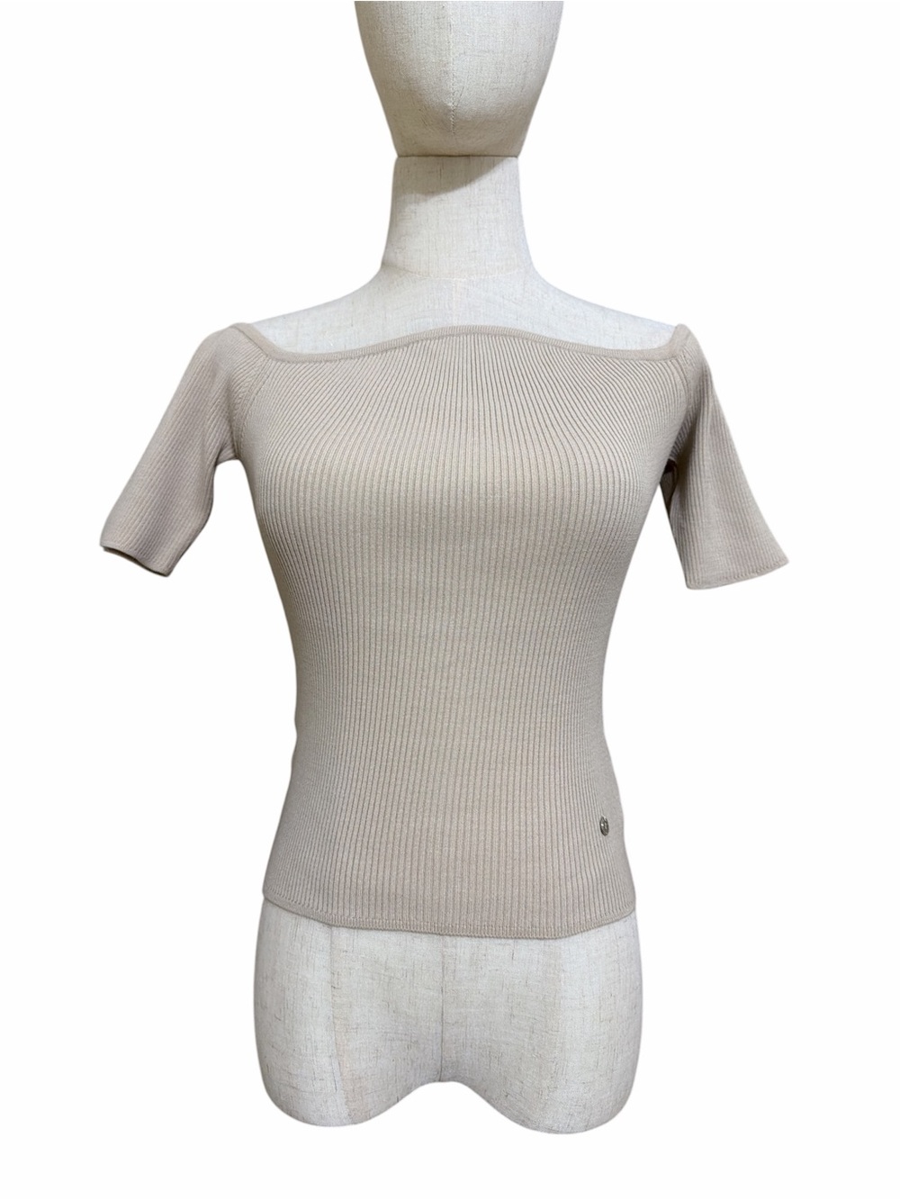 Lucir Zu Off-Shoulder Ribbed Short-Sleeve Sweater Top Cream Korean Brand Size XS